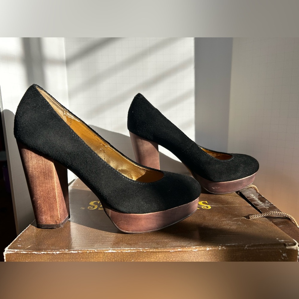 Vintage Seychelles On The Wire black suede platform size 6.5
